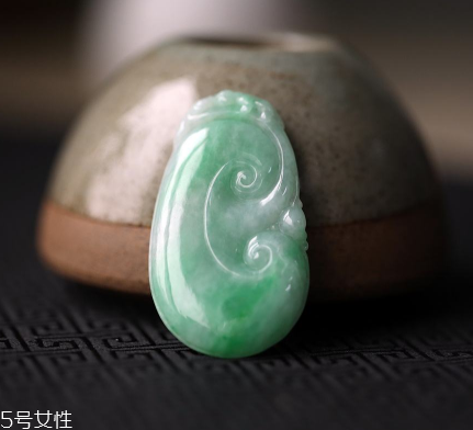 翡翠a貨是什么意思？千萬別誤解了