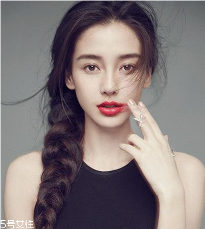 短發(fā)怎么做新娘造型？編發(fā)好看又簡(jiǎn)單
