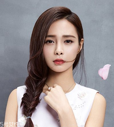短發(fā)怎么做新娘造型？編發(fā)好看又簡(jiǎn)單
