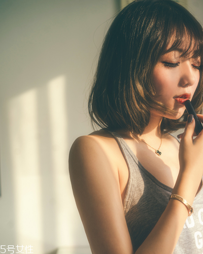 圓臉有劉海好還是沒(méi)有劉海好？頭發(fā)少又細(xì)不適合短發(fā)