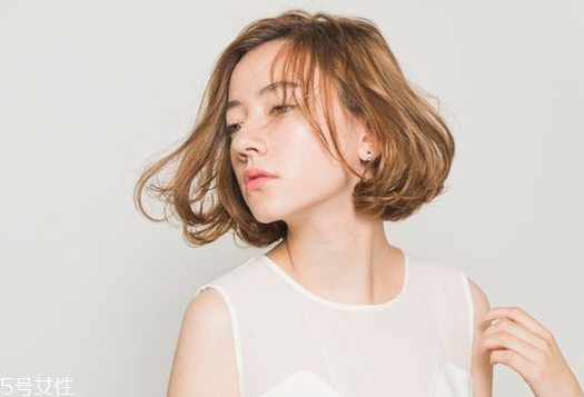 女生發(fā)質(zhì)軟適合什么發(fā)型？胖圓臉顯瘦發(fā)型參考
