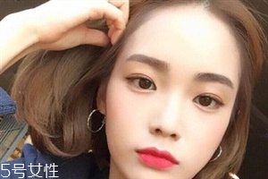短頭發(fā)染什么顏色好看洋氣顯白？短發(fā)這樣弄好看又大方