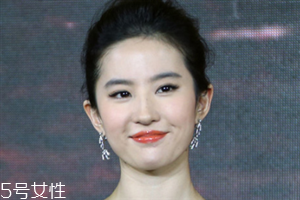 鵝蛋臉扎什么馬尾好看？肉肉臉適合這些發(fā)型