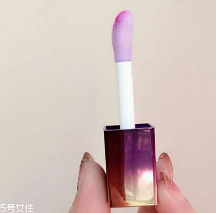 唇蜜怎么涂？一步一步打造嘟嘟唇