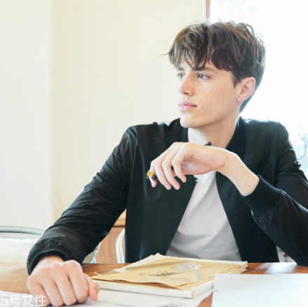 男士夾克什么款式好看？寒冬也能溫暖玩腔調