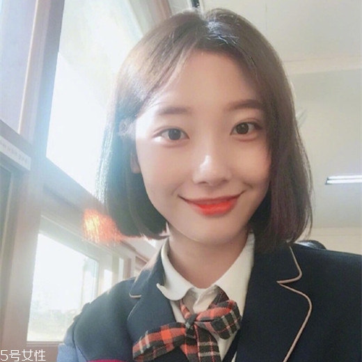 女生發(fā)質(zhì)軟適合什么發(fā)型？胖圓臉顯瘦發(fā)型參考