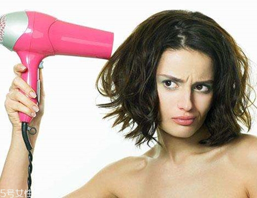 女生發(fā)質(zhì)軟適合什么發(fā)型？胖圓臉顯瘦發(fā)型參考