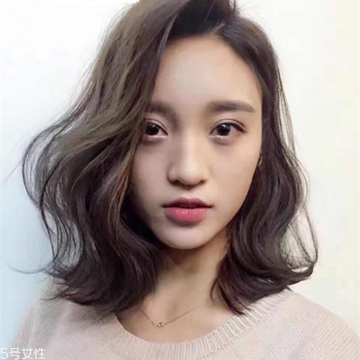 齊肩發(fā)怎么燙好看？女生發(fā)型設(shè)計(jì)與臉形搭配