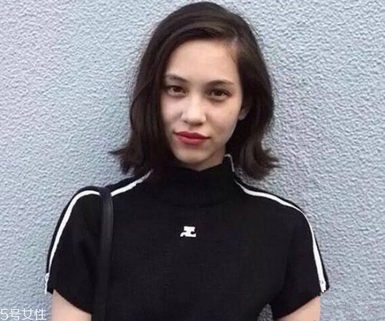 齊肩發(fā)怎么燙好看？女生發(fā)型設(shè)計(jì)與臉形搭配