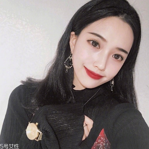 齊肩發(fā)怎么燙好看？女生發(fā)型設(shè)計(jì)與臉形搭配