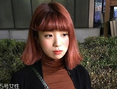短頭發(fā)染什么顏色好看洋氣顯白？短發(fā)這樣弄好看又大方