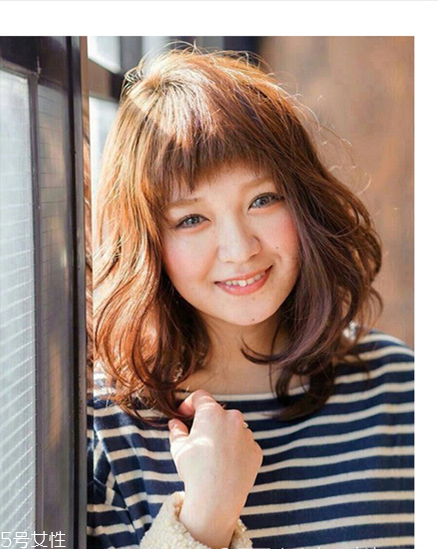 齊劉海適合什么卷發(fā)？如何選擇適合自己的發(fā)型