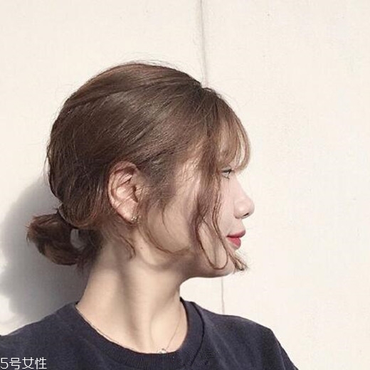 短發(fā)適合扎什么發(fā)型？剪短發(fā)這么好看