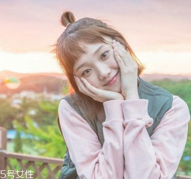 李圣經(jīng)同款短發(fā)怎么打理？吹頭發(fā)的時(shí)候盡量吹發(fā)根