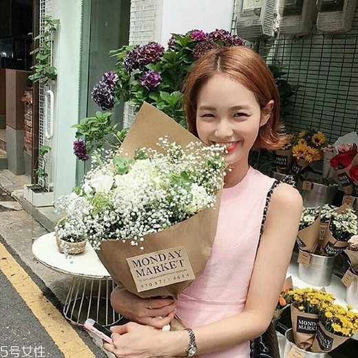 齊肩發(fā)怎么燙好看？女生發(fā)型設(shè)計(jì)與臉形搭配