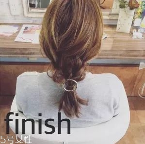 女生冬天長(zhǎng)發(fā)怎么編好看？長(zhǎng)發(fā)妹紙才懂得的痛