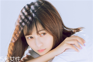 2022最流行的發(fā)色顯白？不同膚色適合不同發(fā)色