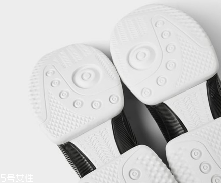zara低配版巴黎世家襪子鞋多少錢_在哪買？
