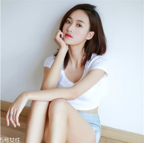 齊肩直發(fā)染什么顏色好看？簡單好看的齊肩發(fā)扎法