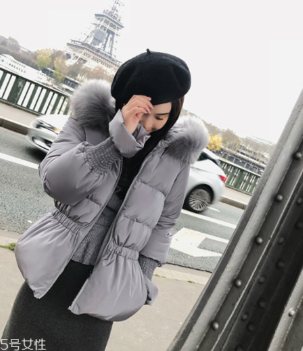 短款羽絨服怎么搭配？小個子女生的顯高利器