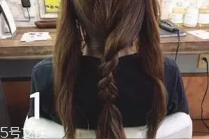 女生冬天長(zhǎng)發(fā)怎么編好看？長(zhǎng)發(fā)妹紙才懂得的痛