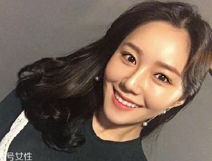 凌亂小卷中長(zhǎng)發(fā)怎么弄好看？超美的凌亂小卷中長(zhǎng)發(fā)