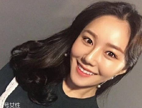 凌亂小卷中長(zhǎng)發(fā)怎么弄好看？超美的凌亂小卷中長(zhǎng)發(fā)
