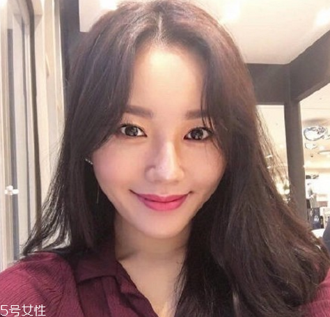 凌亂小卷中長(zhǎng)發(fā)怎么弄好看？超美的凌亂小卷中長(zhǎng)發(fā)
