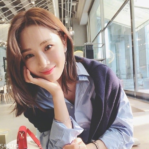 齊肩直發(fā)染什么顏色好看？簡單好看的齊肩發(fā)扎法
