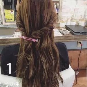 女生冬天長(zhǎng)發(fā)怎么編好看？長(zhǎng)發(fā)妹紙才懂得的痛