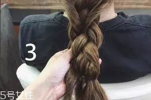 女生冬天長(zhǎng)發(fā)怎么編好看？長(zhǎng)發(fā)妹紙才懂得的痛