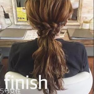 女生冬天長(zhǎng)發(fā)怎么編好看？長(zhǎng)發(fā)妹紙才懂得的痛