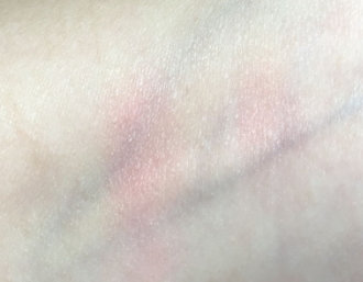 腮紅和高光哪個先用？