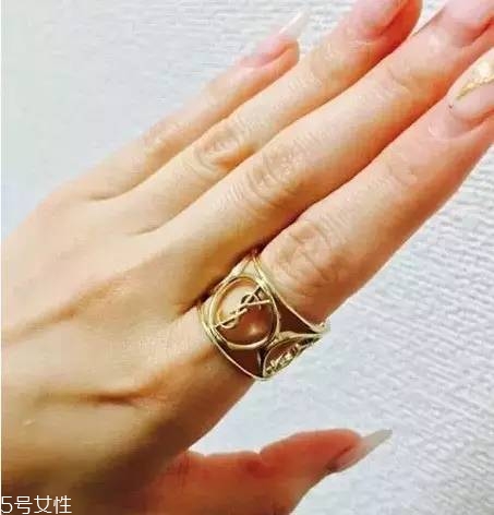 如何選擇口紅色號？口紅必不可少