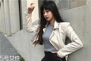白色皮衣怎么搭配？兼具優(yōu)雅與干練