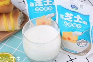 君樂寶芝士酸奶怎么喝？卡死在插吸管這一步