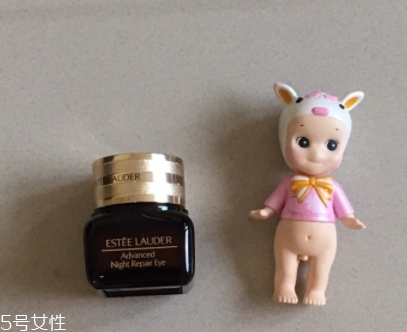 雅詩蘭黛和雪花秀眼霜哪個好？