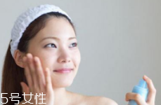 保濕爽膚水什么時(shí)候用？早中晚都必須用