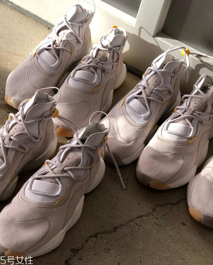 bristol studio與adidas crazy byw聯(lián)名款在哪買_多少錢？