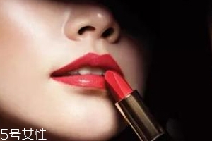 口紅不上色怎么辦？口紅原來不是直接涂的