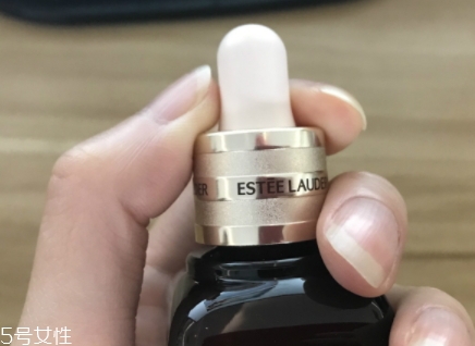 雅詩蘭黛適合油性皮膚嗎？