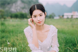 玻尿酸填充法令紋會(huì)腫嗎？注射后24小時(shí)輕微紅腫