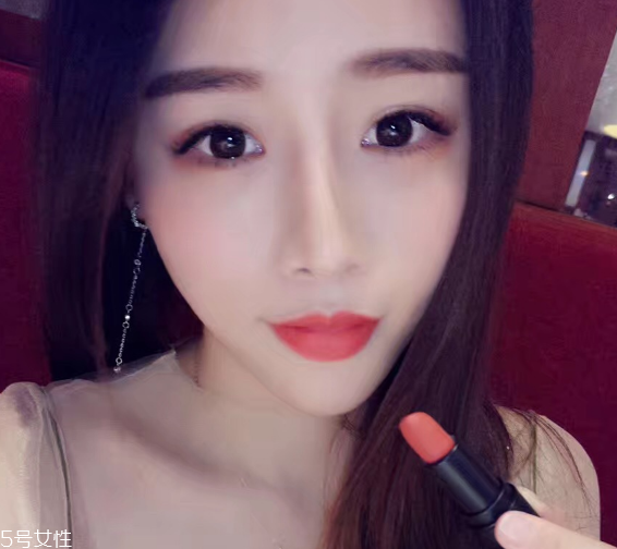 素顏適合什么顏色口紅？增添氣色又顯白