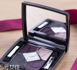 紫色眼影怎么畫(huà)好看？淡紫色超有女人味