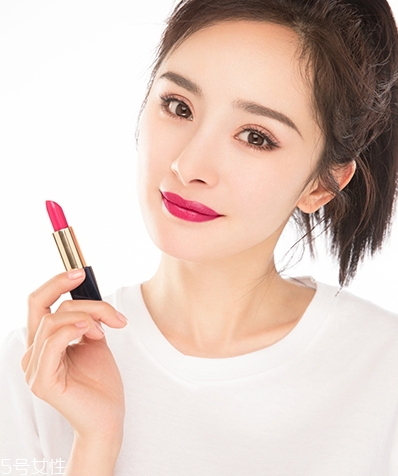 雅詩蘭黛口紅哪個(gè)系列好？?jī)A慕vs戀愛唇膏