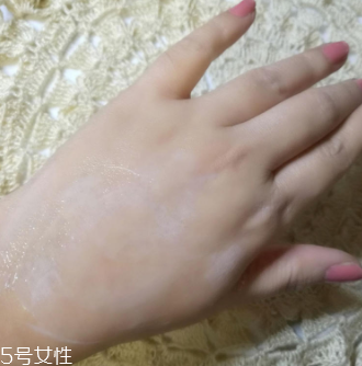 Florena護(hù)手霜怎么樣？滋潤(rùn)美白打造纖纖玉手