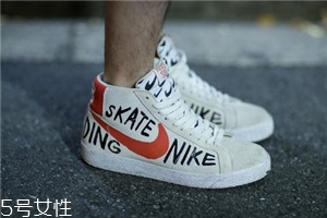 運動鞋鞋底響怎么辦？可能是進水了