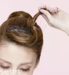 馬尾怎么扎顯臉?。狂R尾位置越高越精神