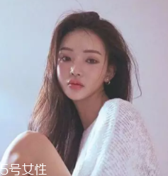 什么女孩適合不留劉海？圓臉妹子掀起劉海更適合你