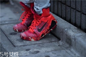 運(yùn)動(dòng)鞋不能水洗怎么辦？濕抹布輕微擦拭